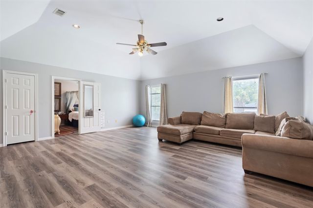 1402 Osborne Drive, Friendswood, TX 77546