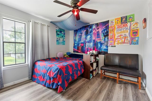 1402 Osborne Drive, Friendswood, TX 77546