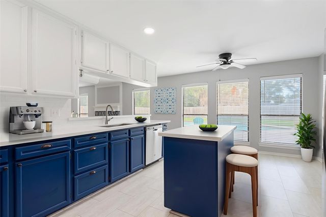 1402 Osborne Drive, Friendswood, TX 77546