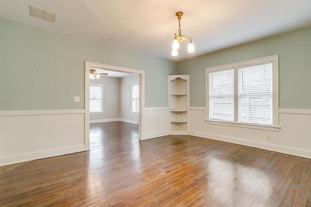 2600 S Adams Street 102, Fort Worth, TX 76110