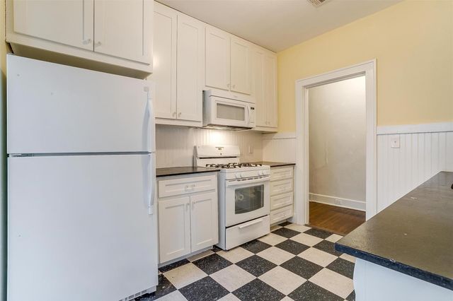 2600 S Adams Street 102, Fort Worth, TX 76110