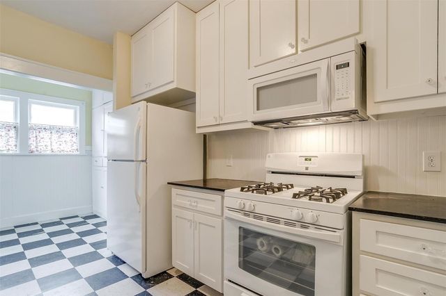 2600 S Adams Street 102, Fort Worth, TX 76110