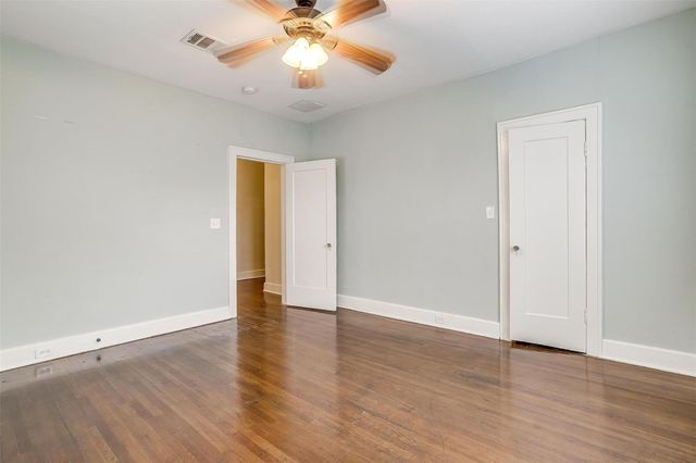 2600 S Adams Street 102, Fort Worth, TX 76110
