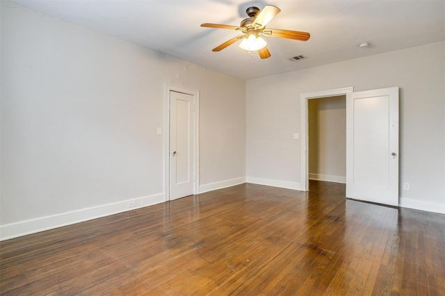 2600 S Adams Street 102, Fort Worth, TX 76110