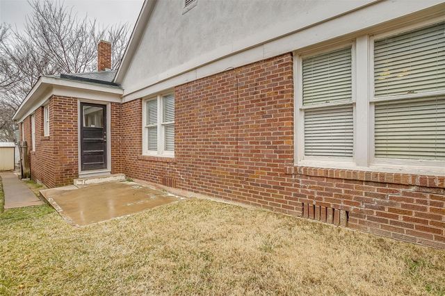 2600 S Adams Street 102, Fort Worth, TX 76110