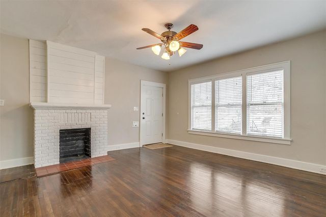 2600 S Adams Street 102, Fort Worth, TX 76110