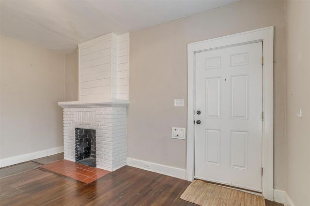 2600 S Adams Street 102, Fort Worth, TX 76110