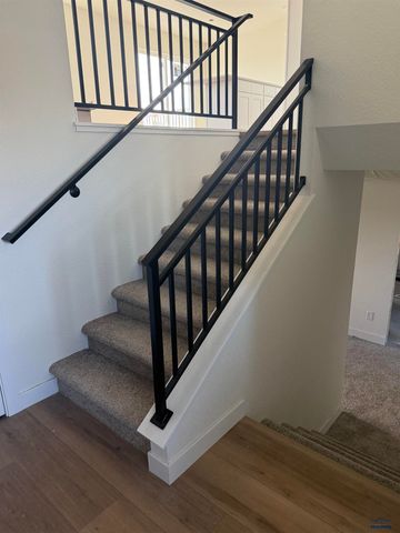 660 EAGLE CT, Box Elder, SD 57719