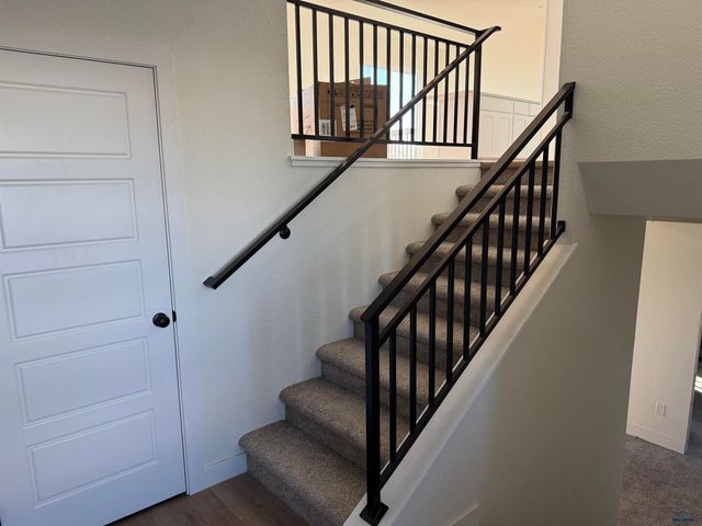 660 EAGLE CT, Box Elder, SD 57719