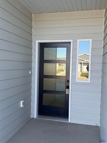 660 EAGLE CT, Box Elder, SD 57719