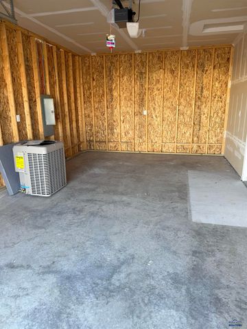 660 EAGLE CT, Box Elder, SD 57719