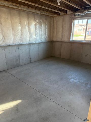 660 EAGLE CT, Box Elder, SD 57719