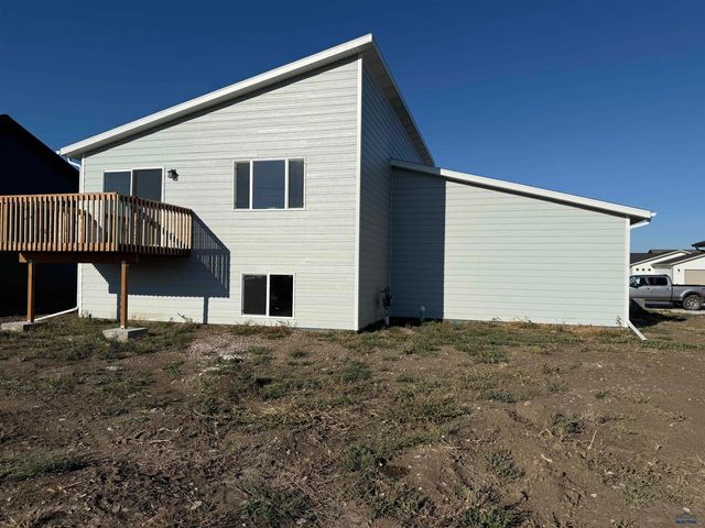 660 EAGLE CT, Box Elder, SD 57719