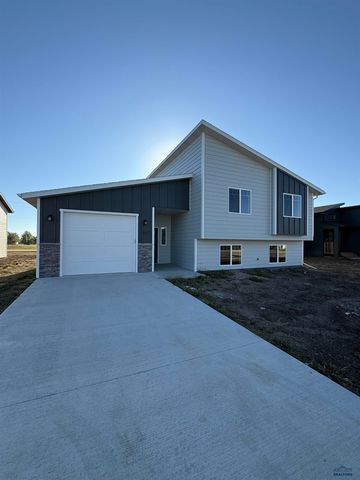 660 EAGLE CT, Box Elder, SD 57719