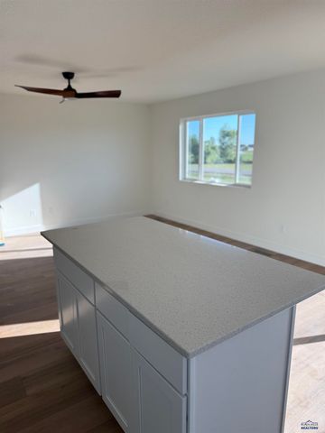 660 EAGLE CT, Box Elder, SD 57719