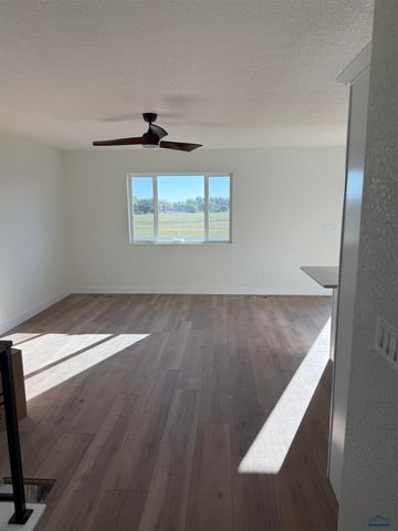 660 EAGLE CT, Box Elder, SD 57719