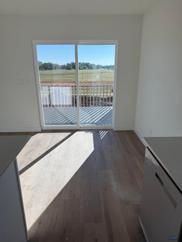 660 EAGLE CT, Box Elder, SD 57719