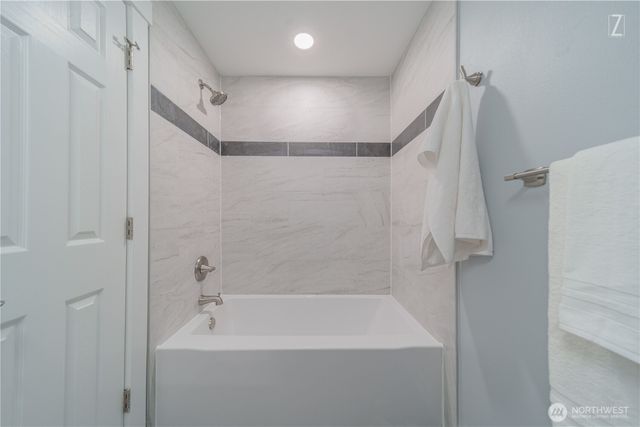 2336 SW 338th Street, Federal Way, WA 98023