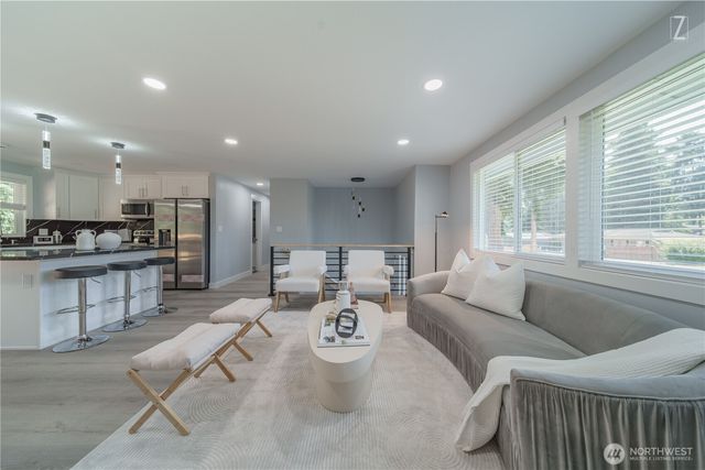 2336 SW 338th Street, Federal Way, WA 98023