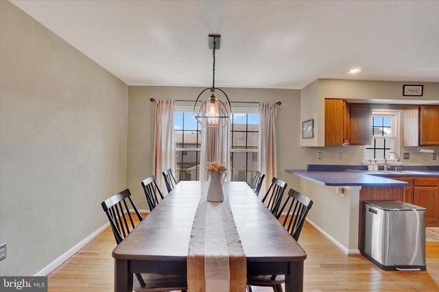 136 CROWN POINTE DR, York, PA 17402