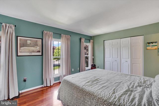 136 CROWN POINTE DR, York, PA 17402