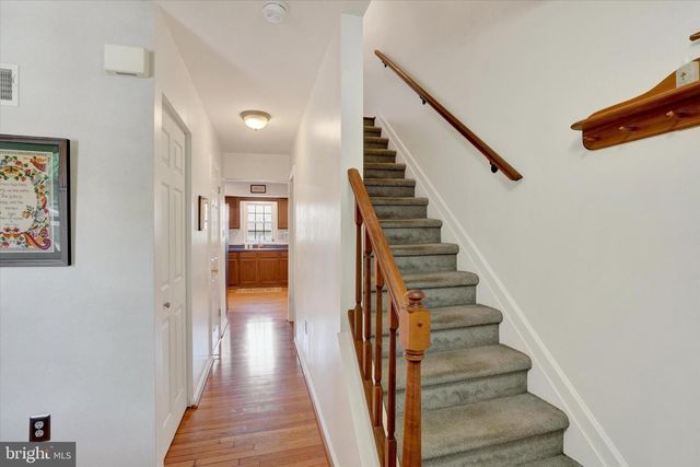 136 CROWN POINTE DR, York, PA 17402