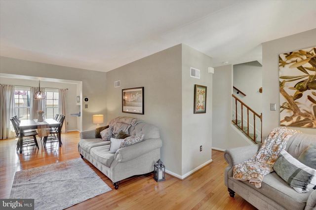 136 CROWN POINTE DR, York, PA 17402