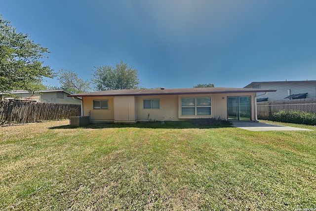 5223 TOM STAFFORD DR, San Antonio, TX 78219