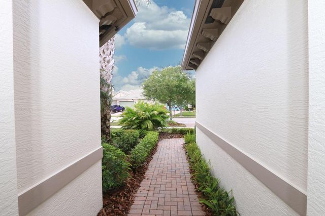 11881 SW Crestwood Circle, Port St. Lucie, Port St Lucie, FL 34987