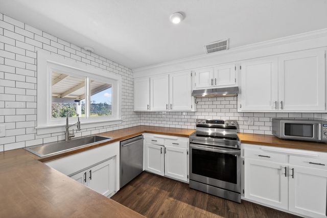 15470 China Rapids Drive, Red Bluff, CA 96080