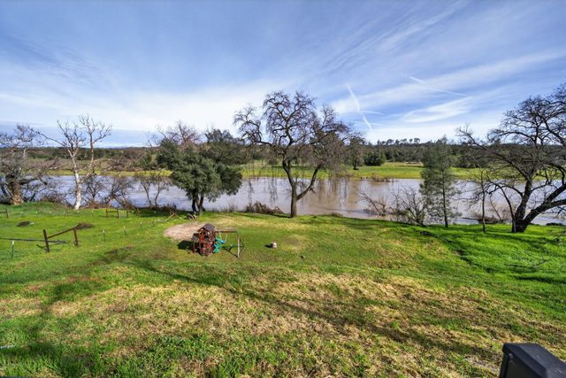 15470 China Rapids Drive, Red Bluff, CA 96080
