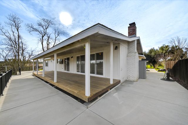 15470 China Rapids Drive, Red Bluff, CA 96080