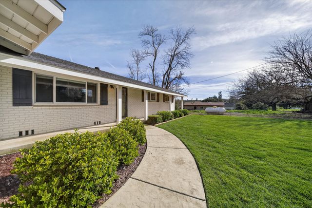 15470 China Rapids Drive, Red Bluff, CA 96080