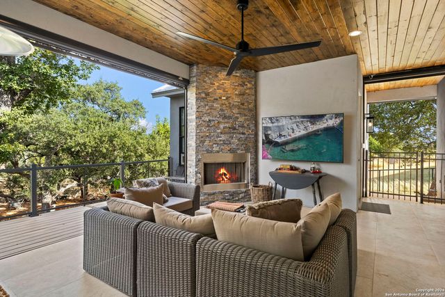 1220 Brushy Curve, New Braunfels, TX 78132