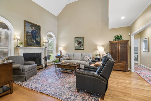8203 Alamo Rd, Brentwood, TN 37027