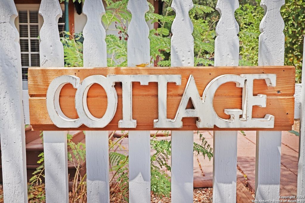5441 Fm 1102 COTTAGE, New Braunfels, TX 78132
