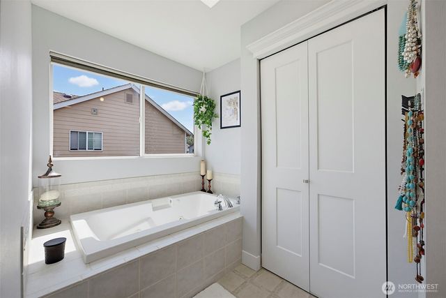 1117 Van Ogle Lane NW, Orting, WA 98360