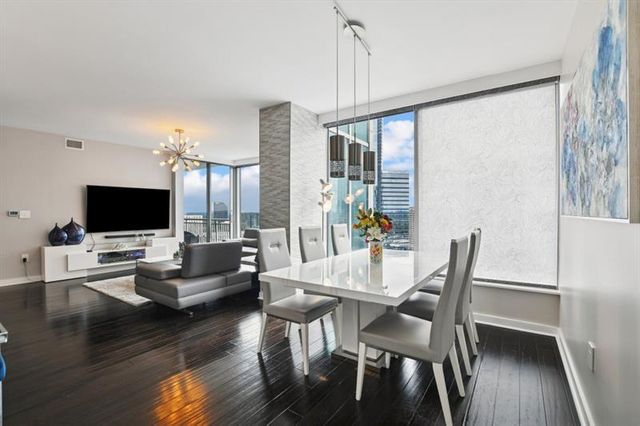 3338 Peachtree NE Road 2607, Atlanta, GA 30326