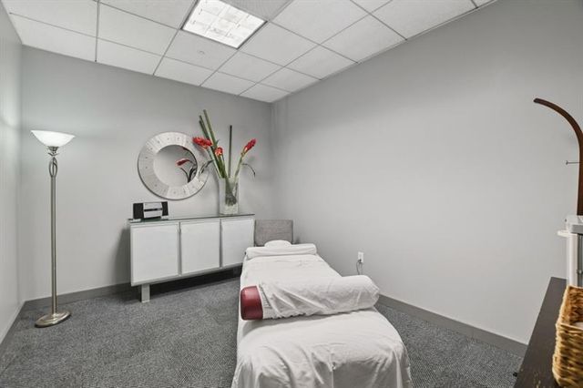 3338 Peachtree NE Road 2607, Atlanta, GA 30326