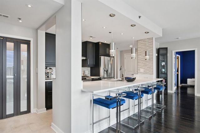 3338 Peachtree NE Road 2607, Atlanta, GA 30326