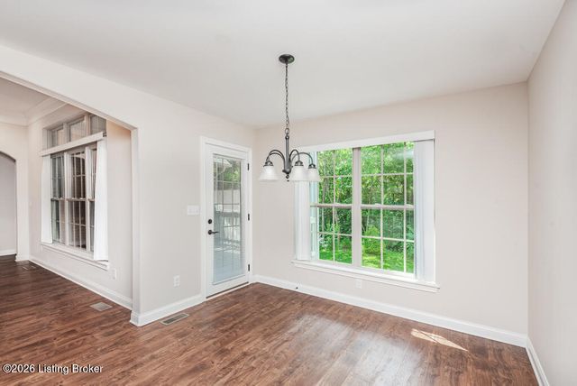 9920 W Cedar Garden Dr, Louisville, KY 40291