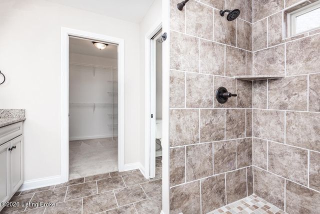 9920 W Cedar Garden Dr, Louisville, KY 40291