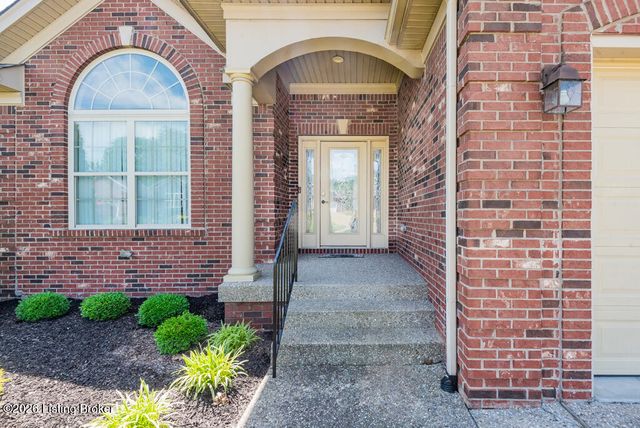 9920 W Cedar Garden Dr, Louisville, KY 40291