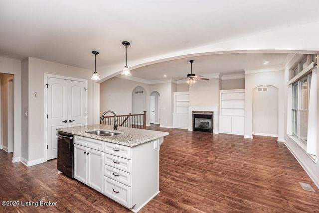 9920 W Cedar Garden Dr, Louisville, KY 40291