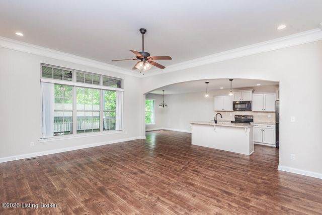 9920 W Cedar Garden Dr, Louisville, KY 40291