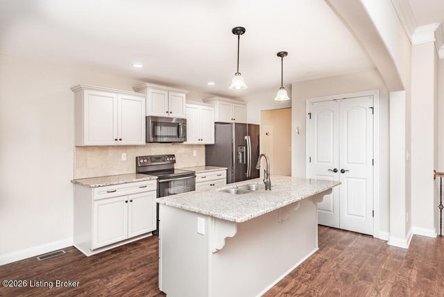 9920 W Cedar Garden Dr, Louisville, KY 40291