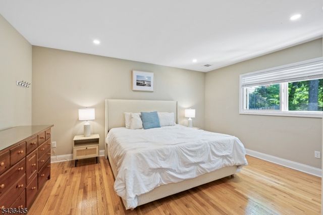 101 Pocono Trl, Hopatcong Boro, NJ 07843