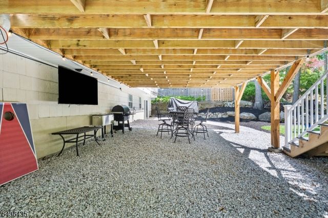 101 Pocono Trl, Hopatcong Boro, NJ 07843