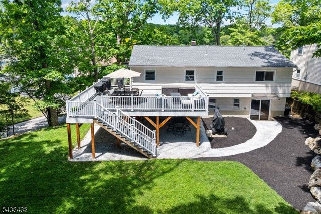101 Pocono Trl, Hopatcong Boro, NJ 07843