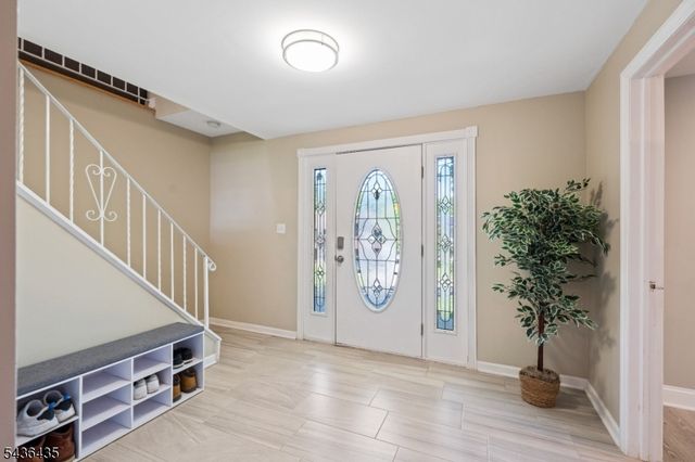 101 Pocono Trl, Hopatcong Boro, NJ 07843